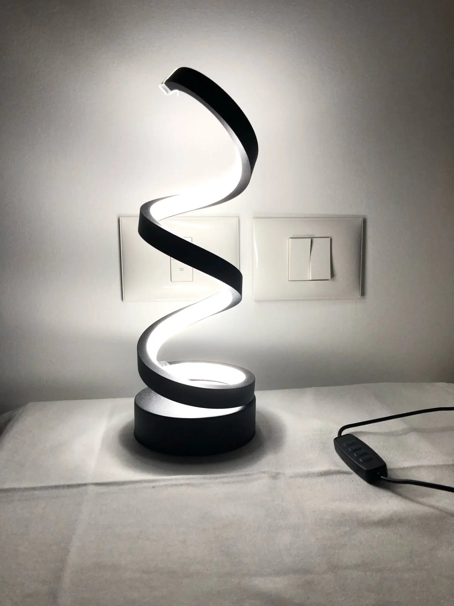 Abajur de Led Espiral Preto - Meu Luxo