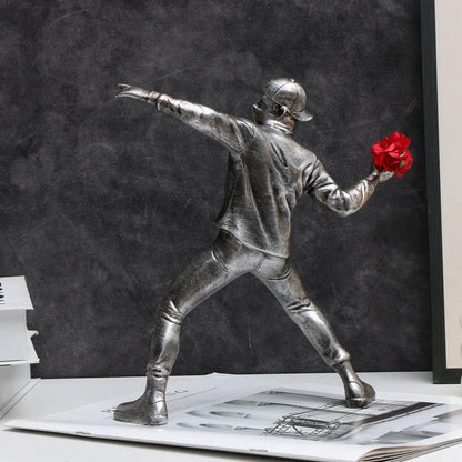 Escultura Banksy em Resina Estátua Lançadora de Flores / Meu Luxo