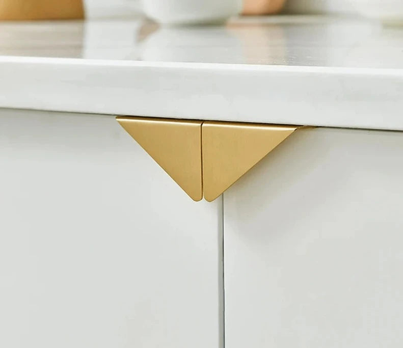 Puxador Triangular Dourado - Meu Luxo