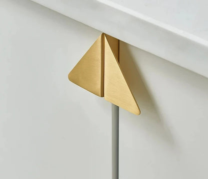 Puxador Triangular Dourado - Meu Luxo