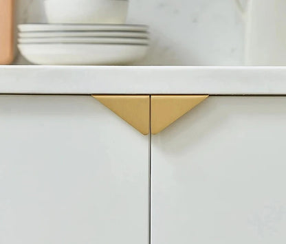 Puxador Triangular Dourado - Meu Luxo