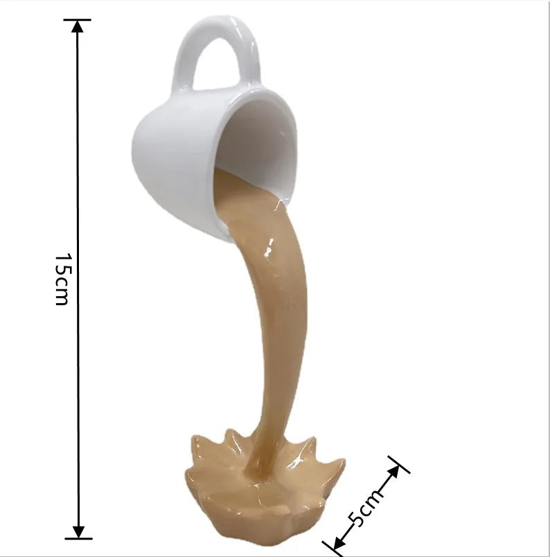 Escultura Xicara de Café Flutuante Derramando / Meu Luxo